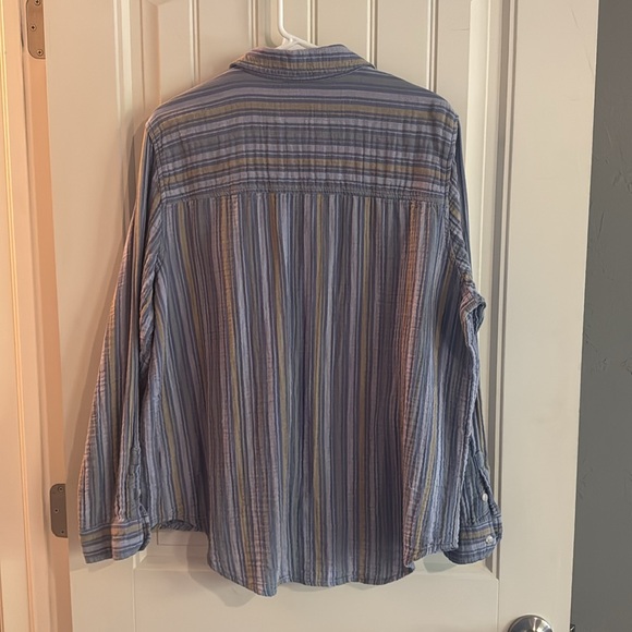 Universal Thread Button Down - Picture 5 of 5